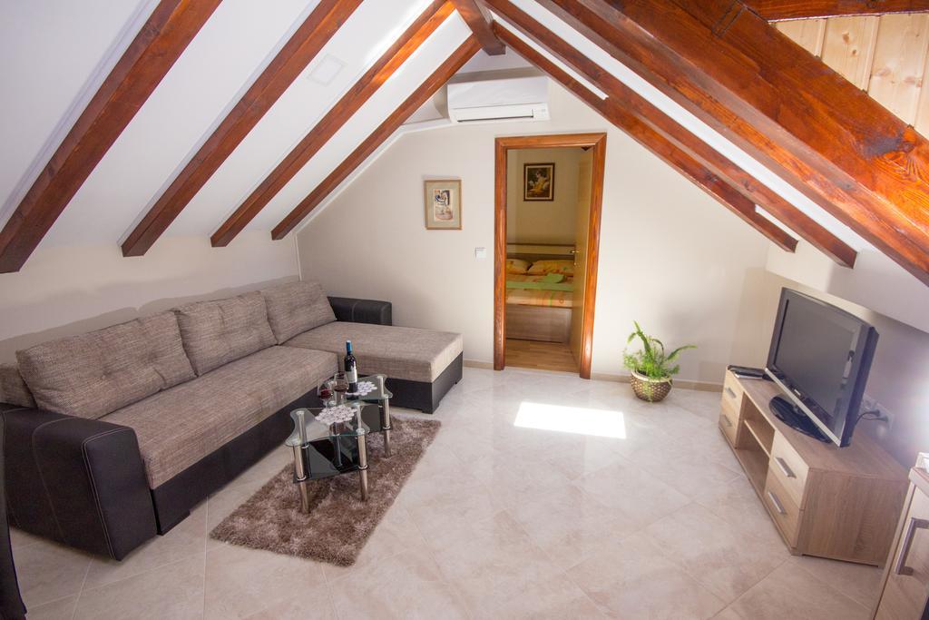 Apartment Niko Kastel Stari Kaštela 객실 사진
